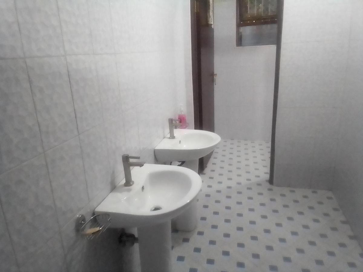 Discovery Courts Hotel Entebbe Dış mekan fotoğraf