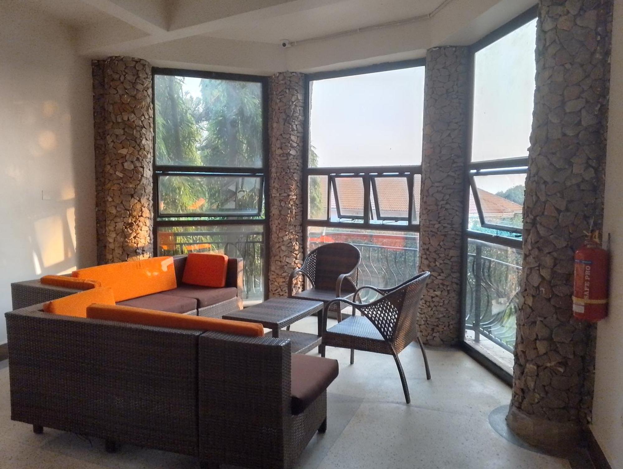 Discovery Courts Hotel Entebbe Dış mekan fotoğraf