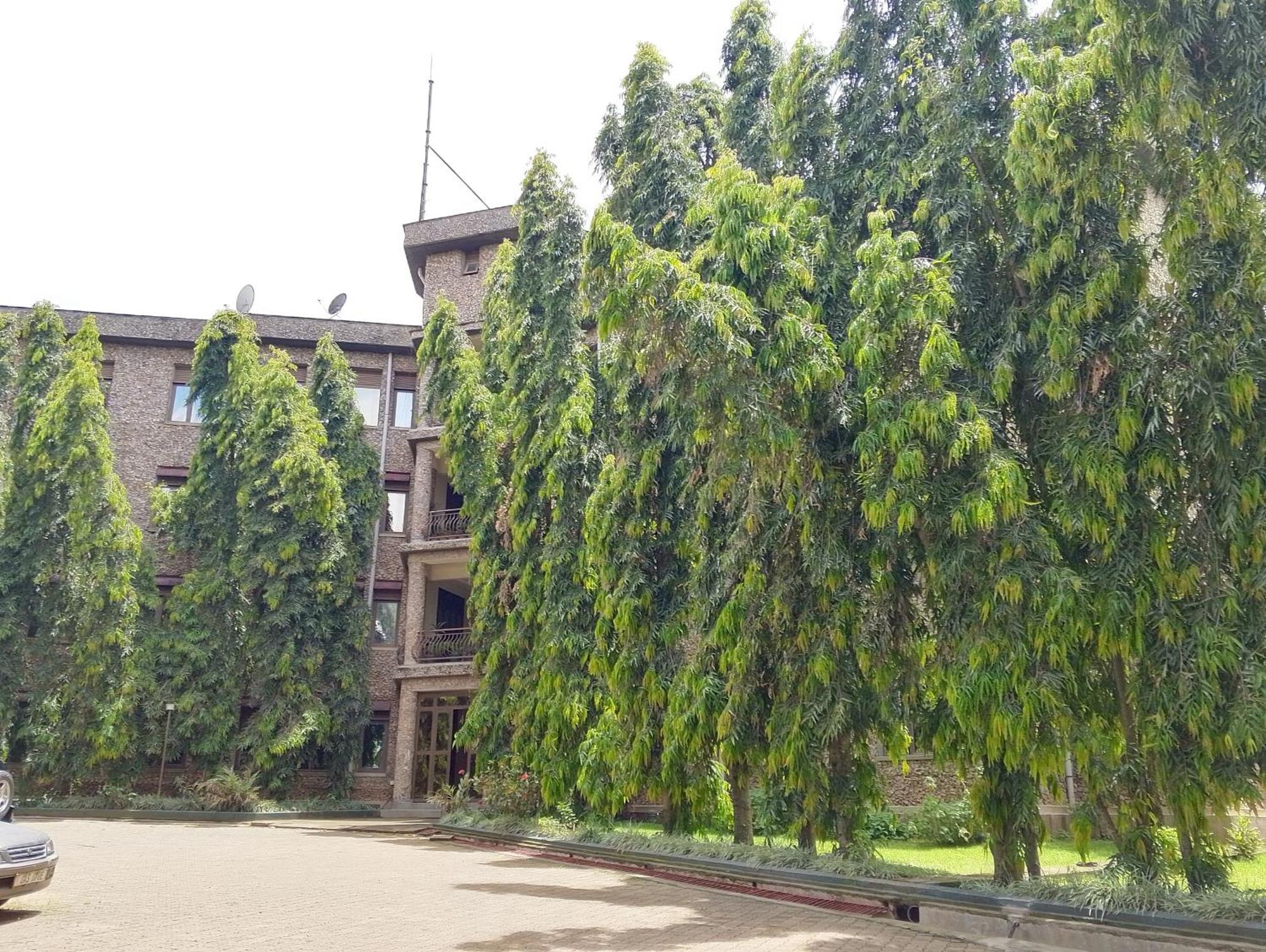 Discovery Courts Hotel Entebbe Dış mekan fotoğraf